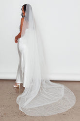 Magic Moment Pearl Accent Veil White