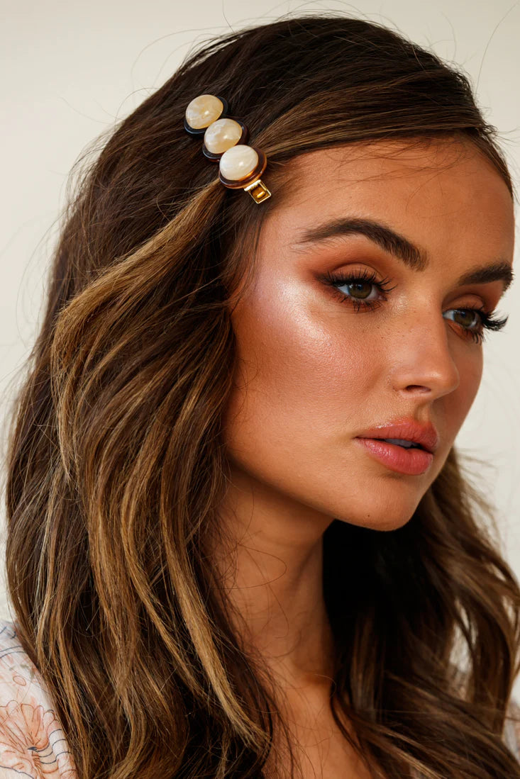 Moorea Marbled Acrylic Clip Beige